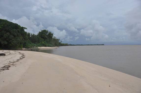Praia de  Yalimapo, região de Mana, na Guiana Francesa, fronteira com Suriname